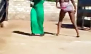 აფრიკელი გოგოები ცეკ ...
